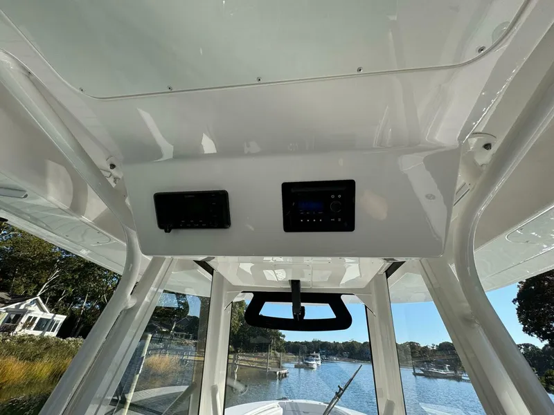 Slide: The Image of Regulator Marine 31 FS with Mezz 2020 - 13