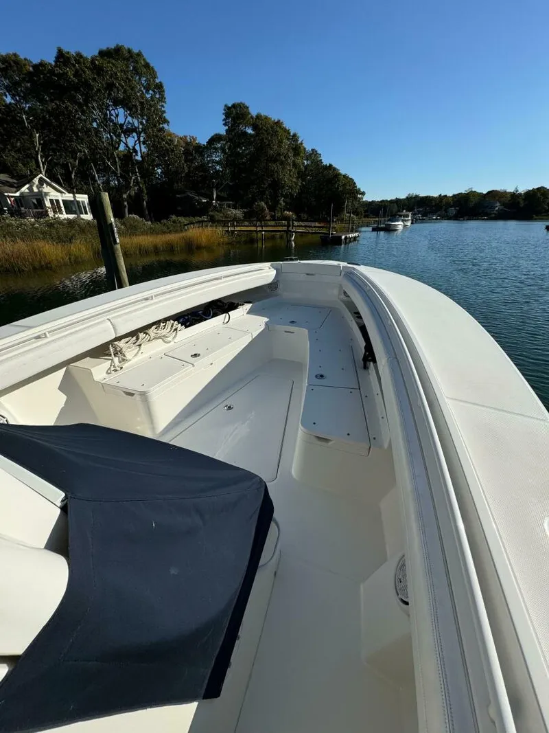 Slide: The Image of Regulator Marine 31 FS with Mezz 2020 - 14