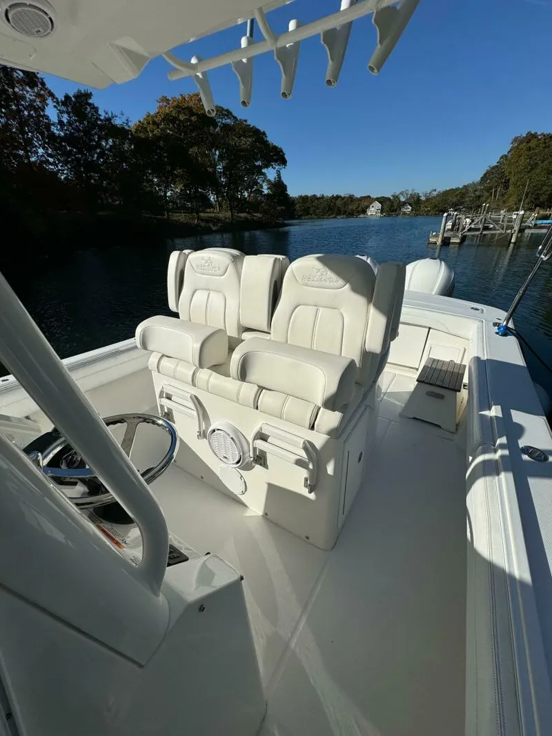 Slide: The Image of Regulator Marine 31 FS with Mezz 2020 - 17