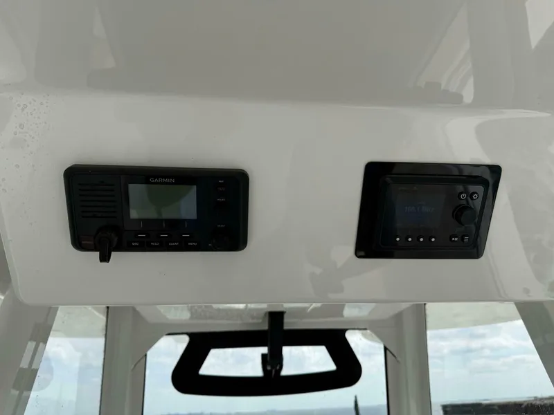 Slide: The Image of Regulator Marine 31 FS with Mezz 2020 - 20