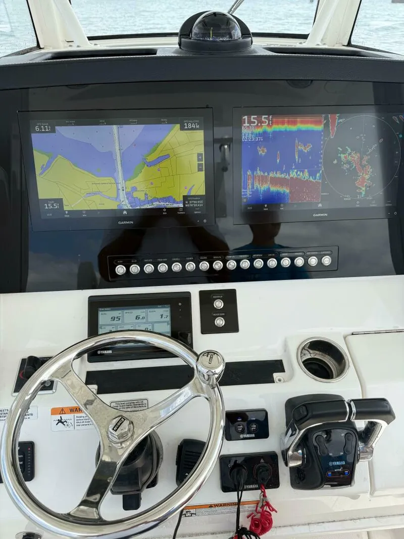 Slide: The Image of Regulator Marine 31 FS with Mezz 2020 - 6