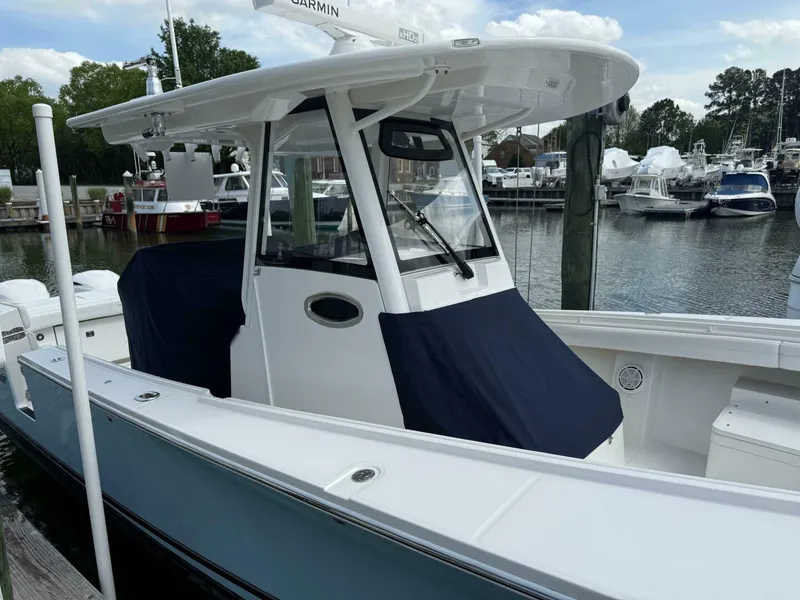 Slide: The Image of Regulator Marine 31 FS with Mezz 2020 - 7