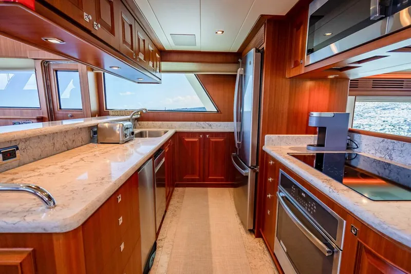 Slide: The Image of Hampton 658l Endurance 2022 - 14