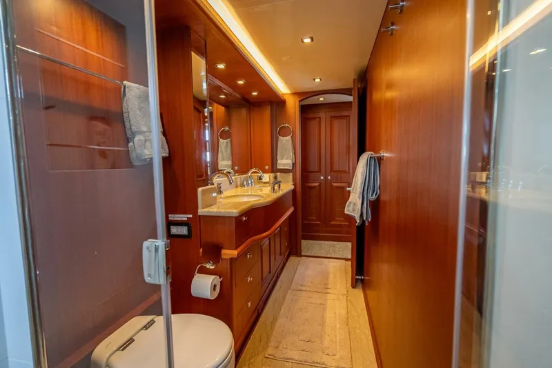 Slide: The Image of Hampton 658l Endurance 2022 - 26