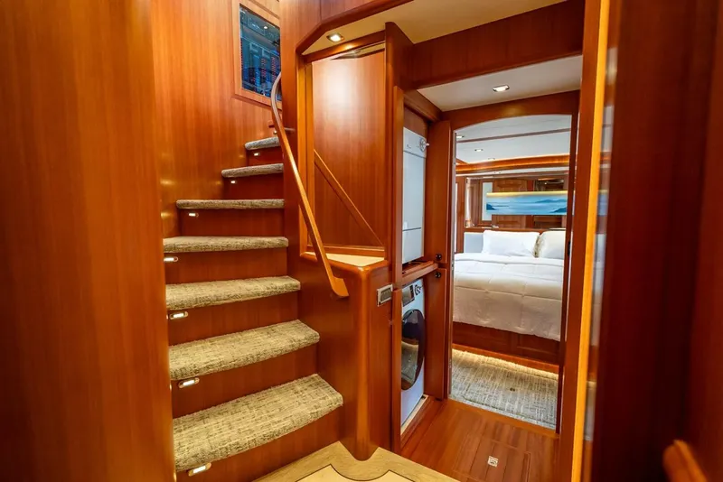 Slide: The Image of Hampton 658l Endurance 2022 - 27