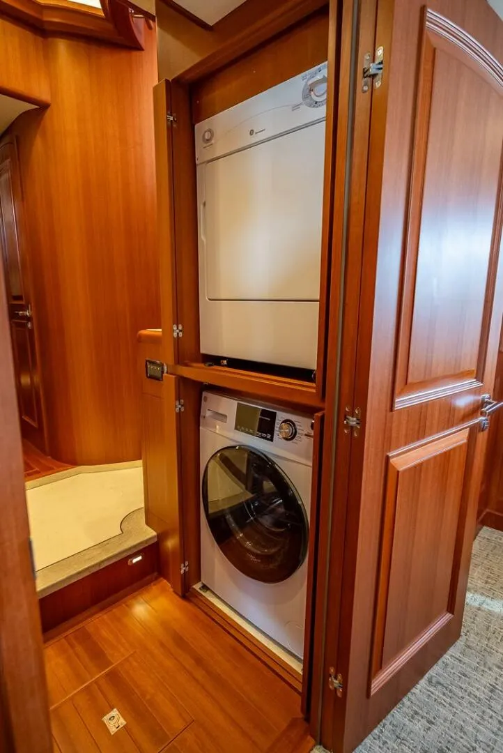 Slide: The Image of Hampton 658l Endurance 2022 - 28
