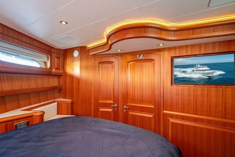 Slide: The Image of Hampton 658l Endurance 2022 - 33