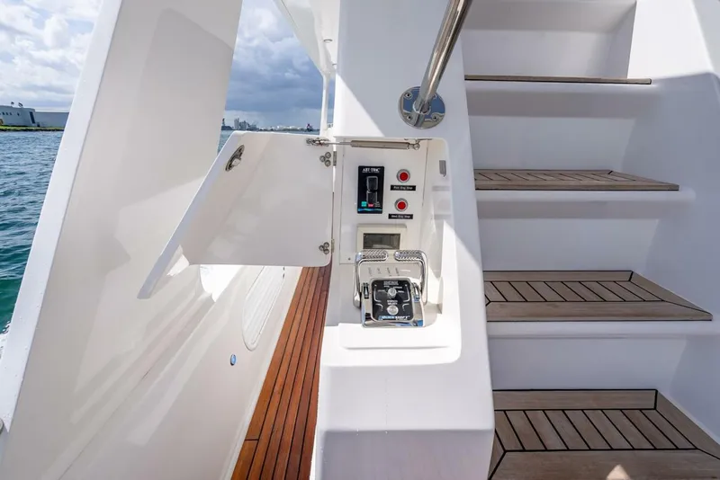 Slide: The Image of Hampton 658l Endurance 2022 - 38