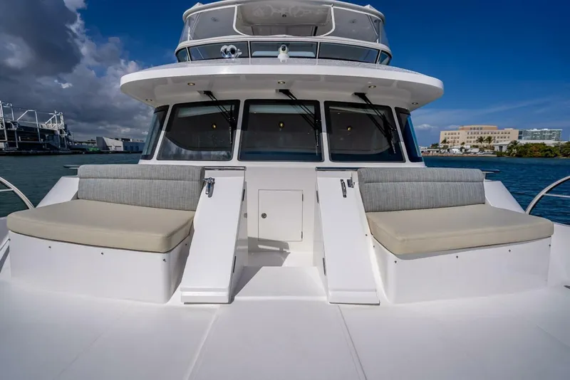 Slide: The Image of Hampton 658l Endurance 2022 - 48