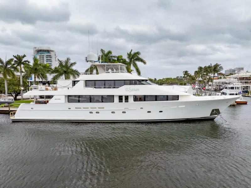 The Image of Westport 130 Tri-Deck Motor Yacht 2004 - 0
