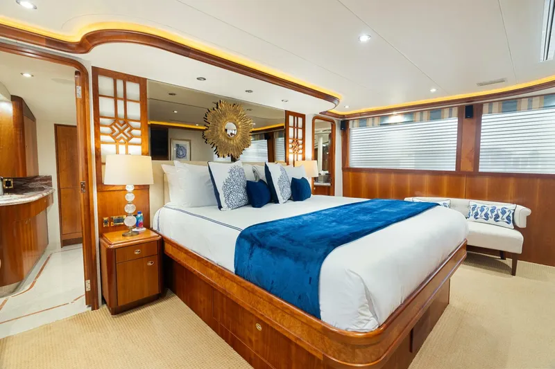 Slide: The Image of Westport 130 Tri-Deck Motor Yacht 2004 - 17