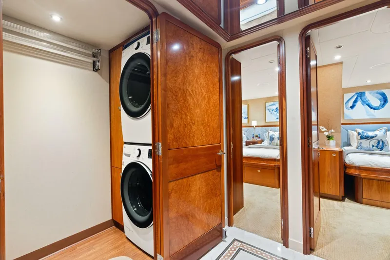 Slide: The Image of Westport 130 Tri-Deck Motor Yacht 2004 - 27
