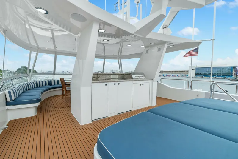 Slide: The Image of Westport 130 Tri-Deck Motor Yacht 2004 - 39