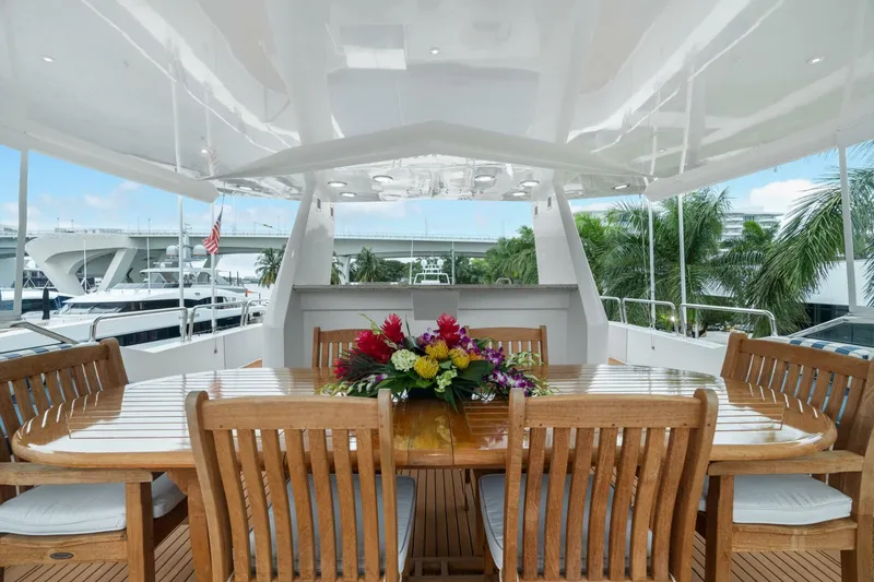 Slide: The Image of Westport 130 Tri-Deck Motor Yacht 2004 - 40