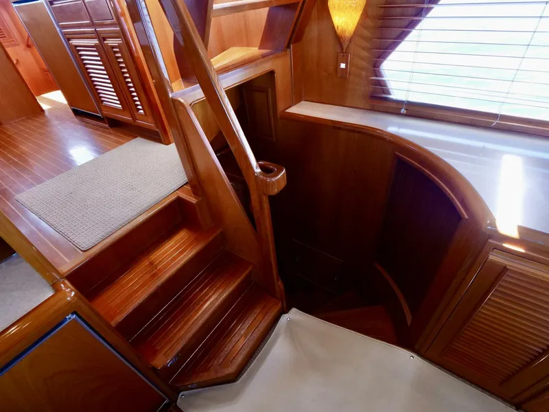 Slide: The Image of Offshore 62 Pilothouse 2000 - 10