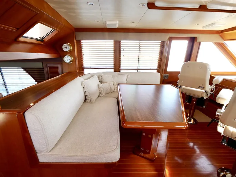 Slide: The Image of Offshore 62 Pilothouse 2000 - 11