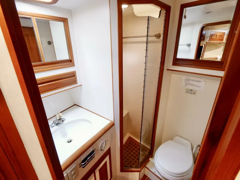 Slide: The Image of Offshore 62 Pilothouse 2000 - 20