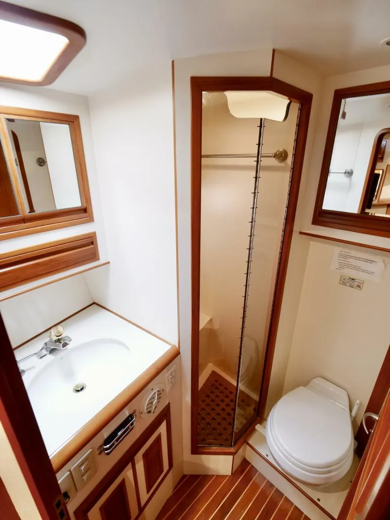 Slide: The Image of Offshore 62 Pilothouse 2000 - 21