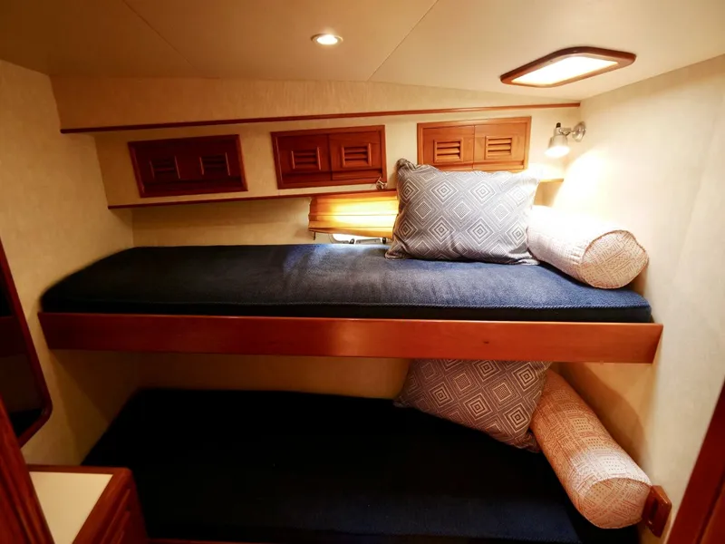 Slide: The Image of Offshore 62 Pilothouse 2000 - 23