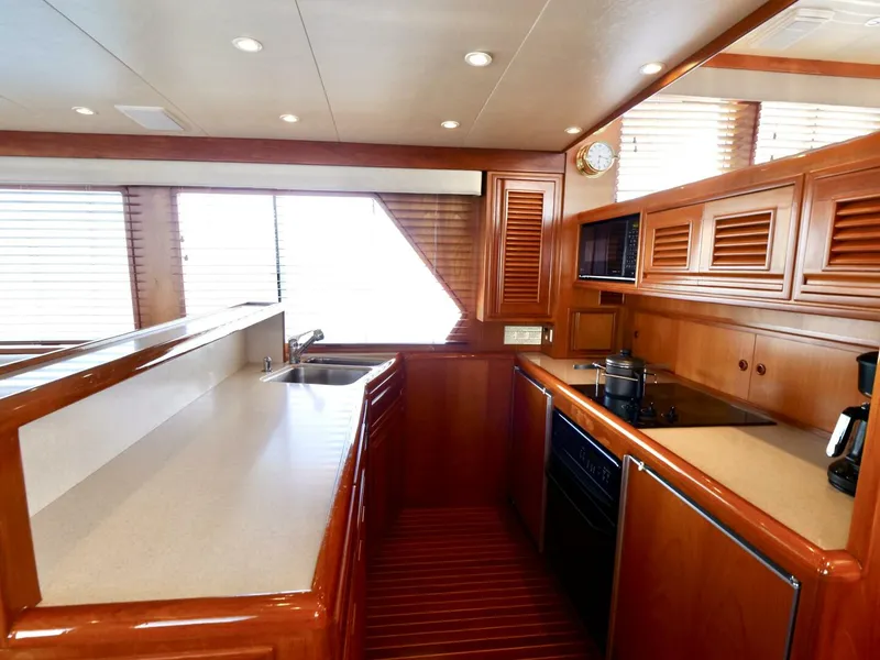 Slide: The Image of Offshore 62 Pilothouse 2000 - 3