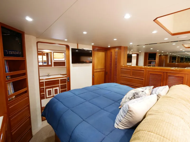 Slide: The Image of Offshore 62 Pilothouse 2000 - 32