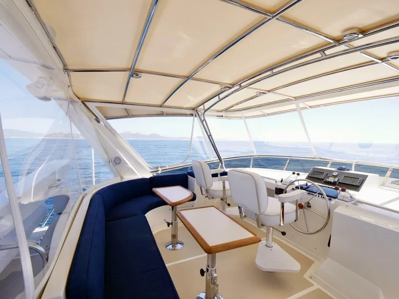 Slide: The Image of Offshore 62 Pilothouse 2000 - 41