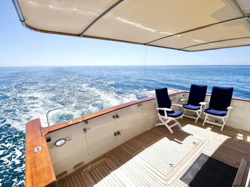 Slide: The Image of Offshore 62 Pilothouse 2000 - 48
