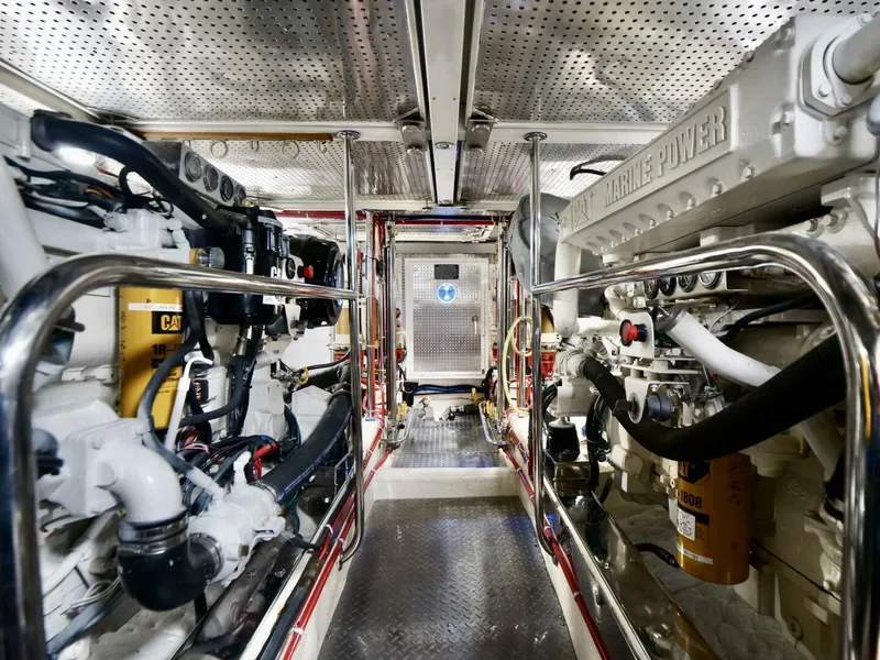 Slide: The Image of Offshore 62 Pilothouse 2000 - 55