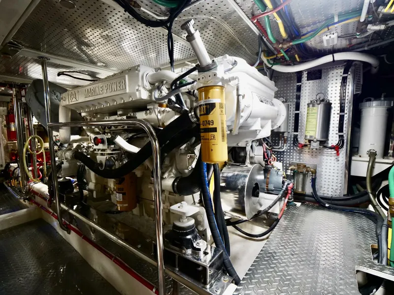 Slide: The Image of Offshore 62 Pilothouse 2000 - 56