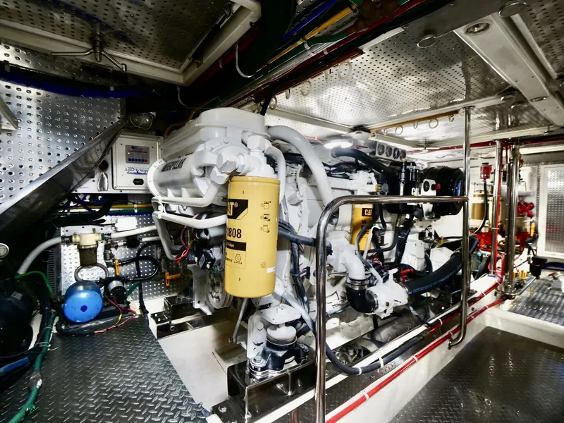 Slide: The Image of Offshore 62 Pilothouse 2000 - 57