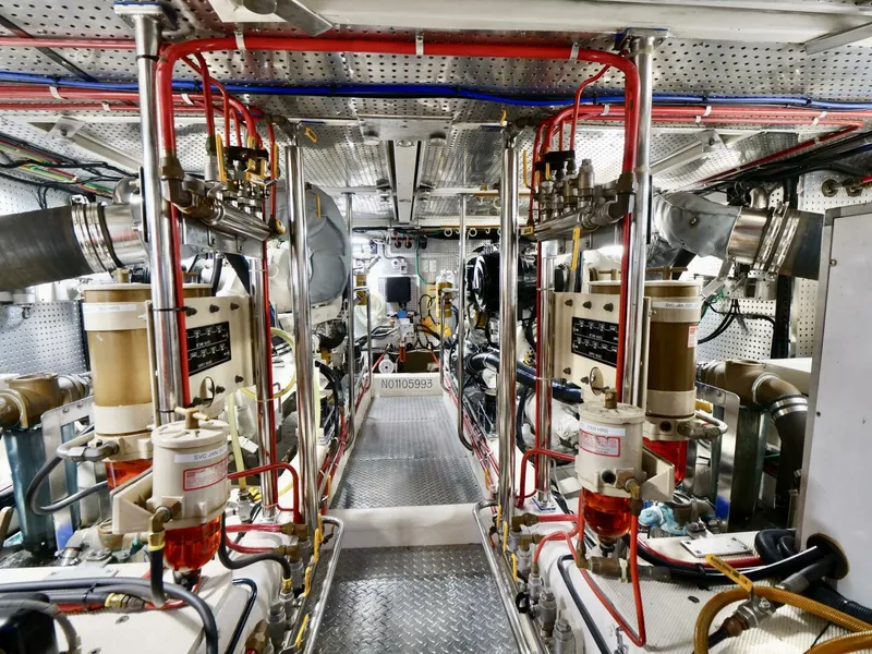 Slide: The Image of Offshore 62 Pilothouse 2000 - 58