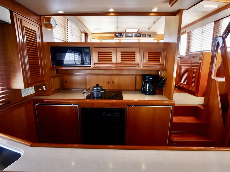 Slide: The Image of Offshore 62 Pilothouse 2000 - 6