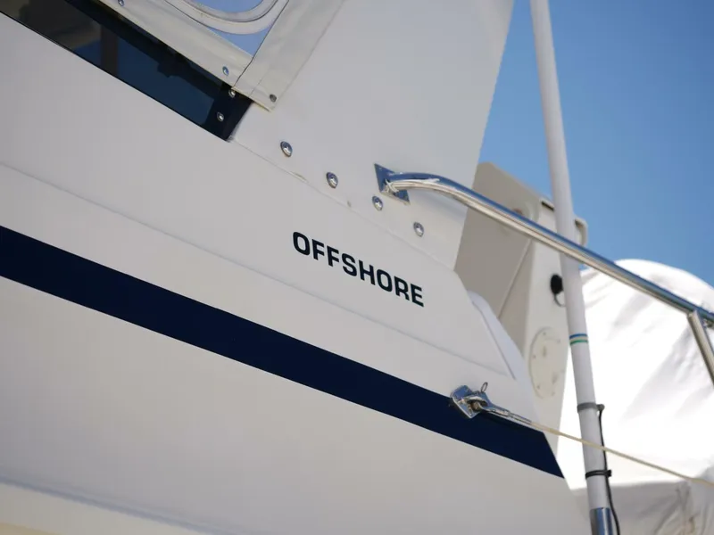Slide: The Image of Offshore 62 Pilothouse 2000 - 69