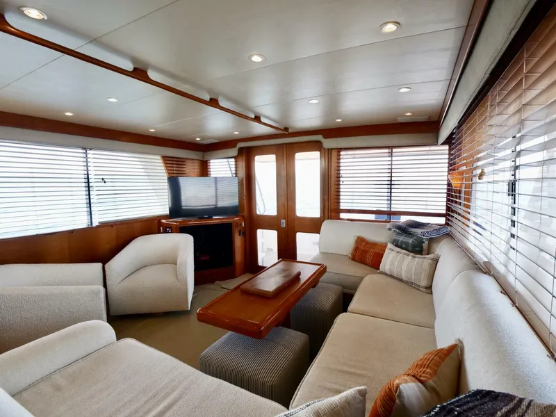 Slide: The Image of Offshore 62 Pilothouse 2000 - 7