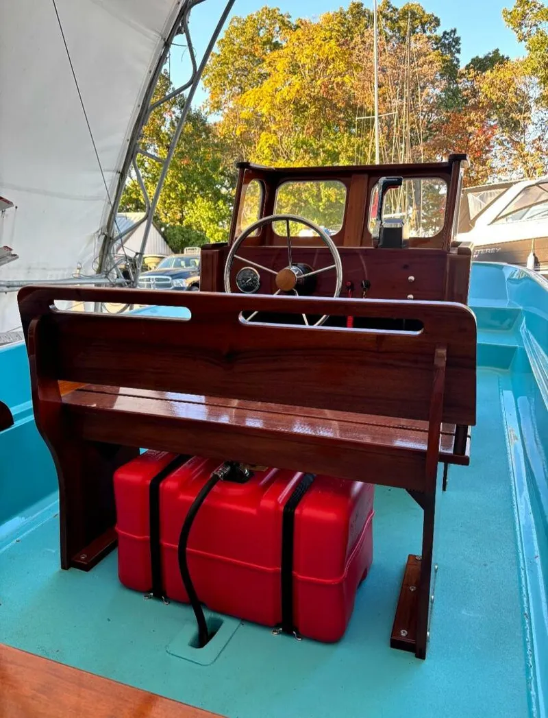 Slide: The Image of Boston Whaler 2017 - 4