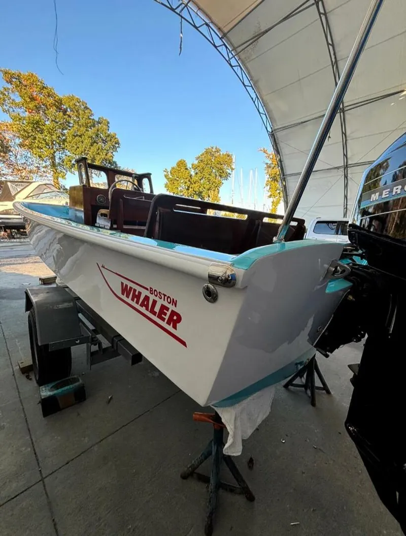 Slide: The Image of Boston Whaler 2017 - 6