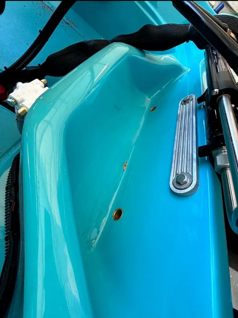 Slide: The Image of Boston Whaler 2017 - 8