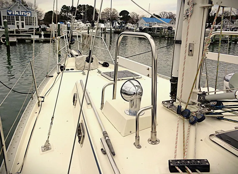 Slide: The Image of Pacific Seacraft 2005 - 13