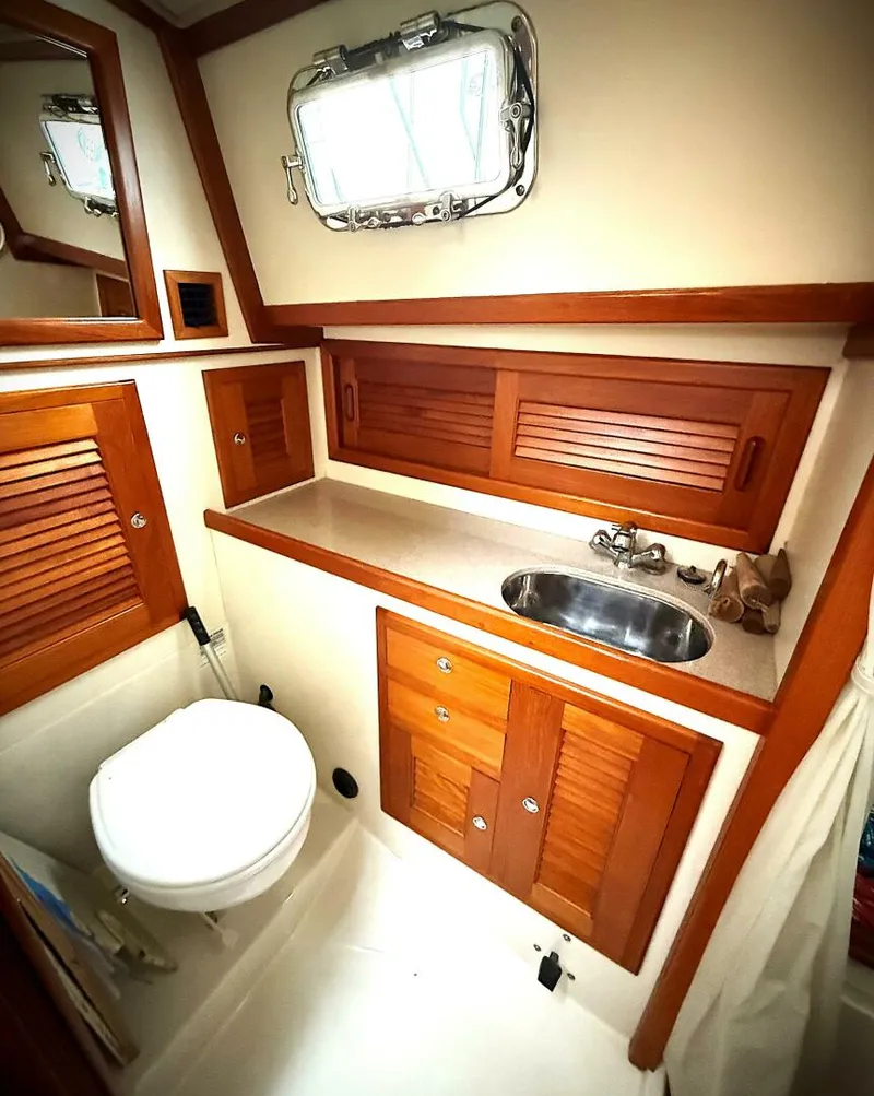 Slide: The Image of Pacific Seacraft 2005 - 7