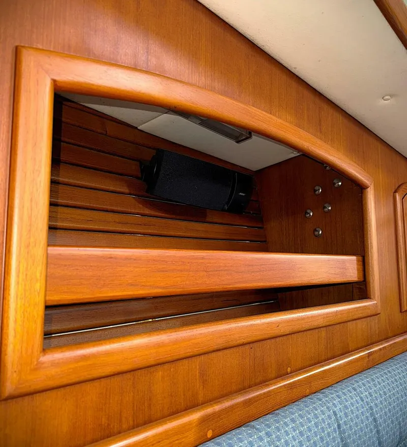 Slide: The Image of Pacific Seacraft 2005 - 9