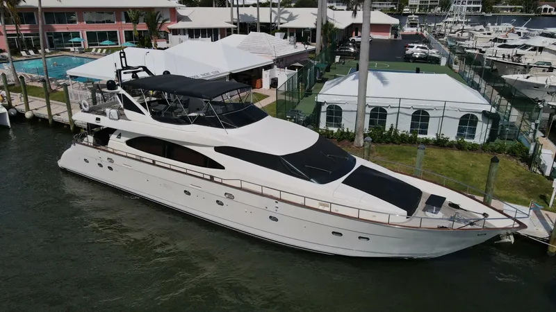 Slide: The Image of Azimut 1999 - 3