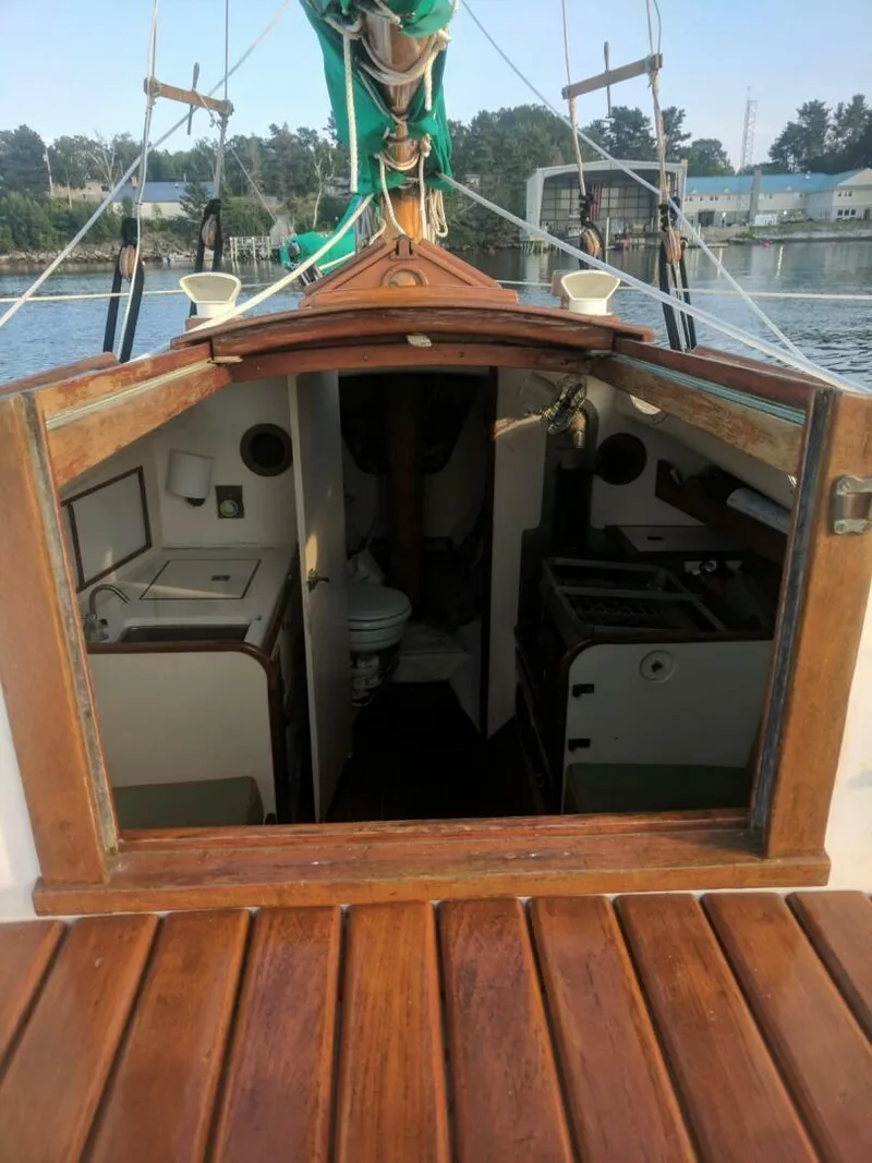 Slide: The Image of Jarvis Newman Friendship Sloop 1975 - 8