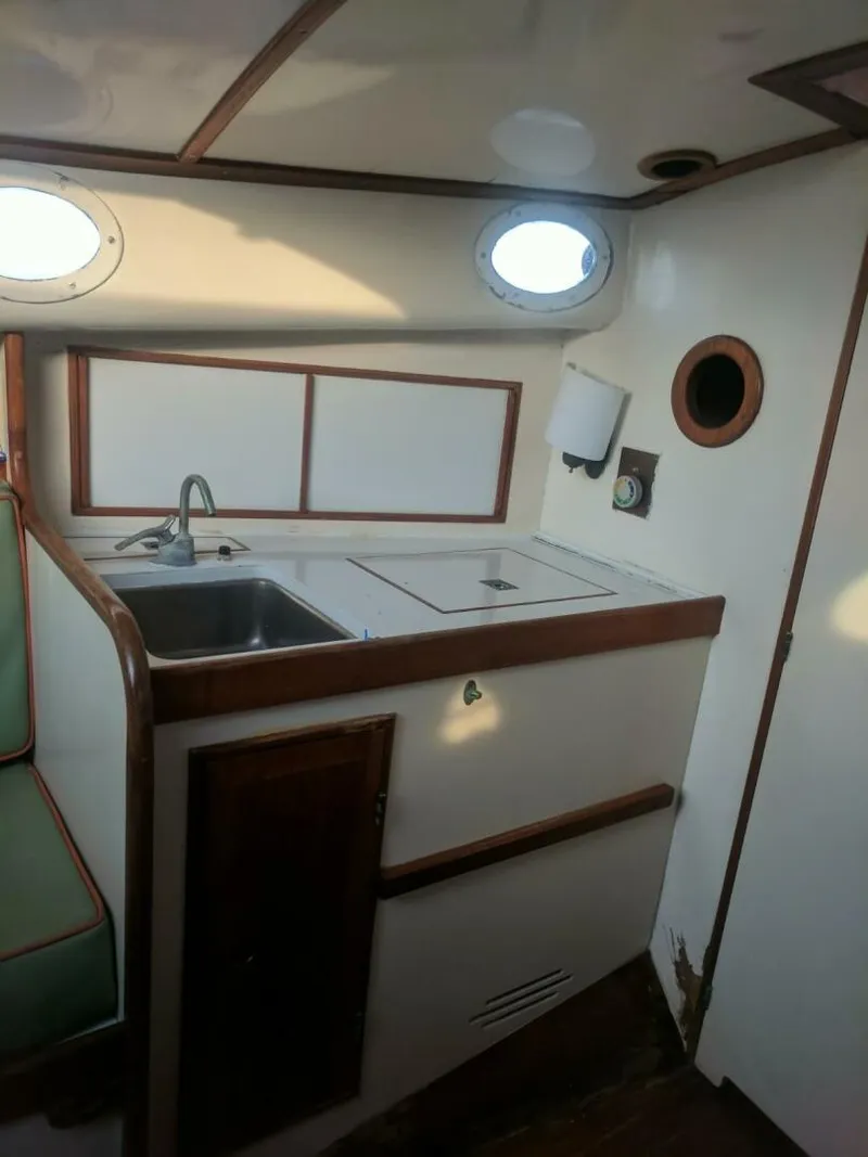 Slide: The Image of Jarvis Newman Friendship Sloop 1975 - 9
