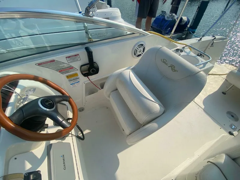 Slide: The Image of Sea Ray 260 Sundancer 2000 - 10