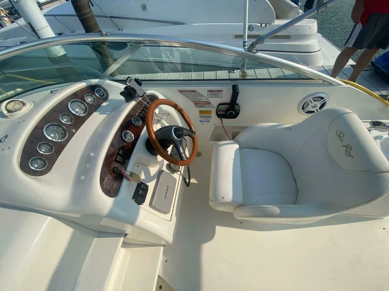 Slide: The Image of Sea Ray 260 Sundancer 2000 - 11
