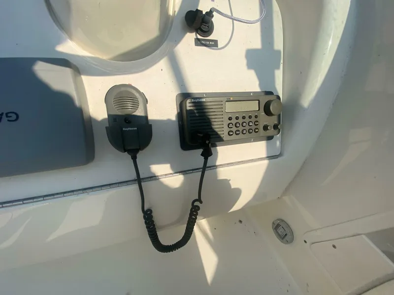 Slide: The Image of Sea Ray 260 Sundancer 2000 - 15
