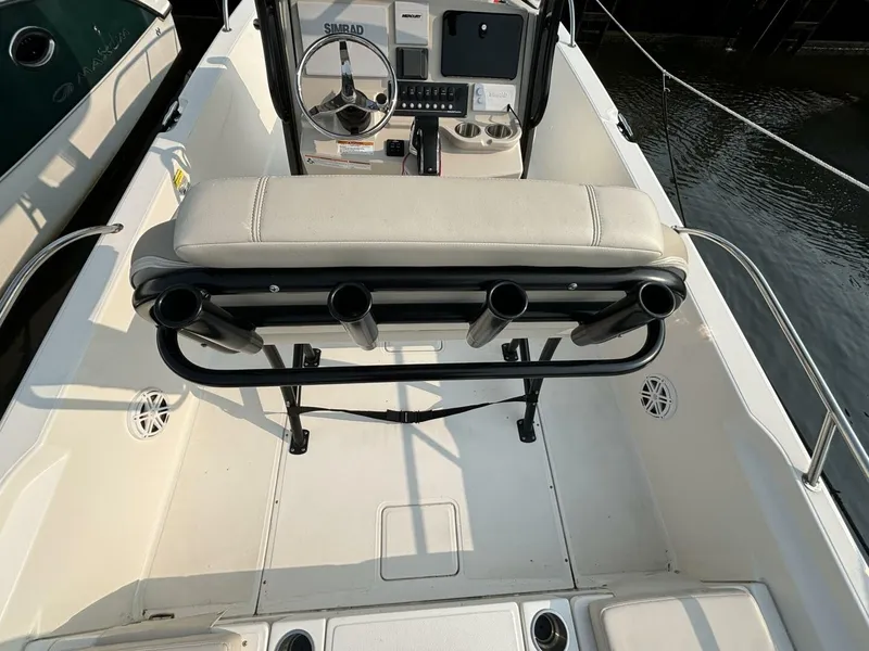Slide: The Image of Boston Whaler 250 Dauntless 2023 - 8