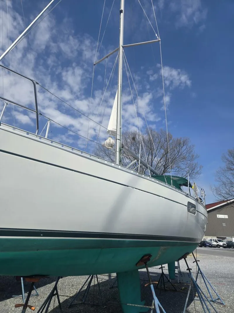 Slide: The Image of Beneteau Oceanis 351 1996 - 11