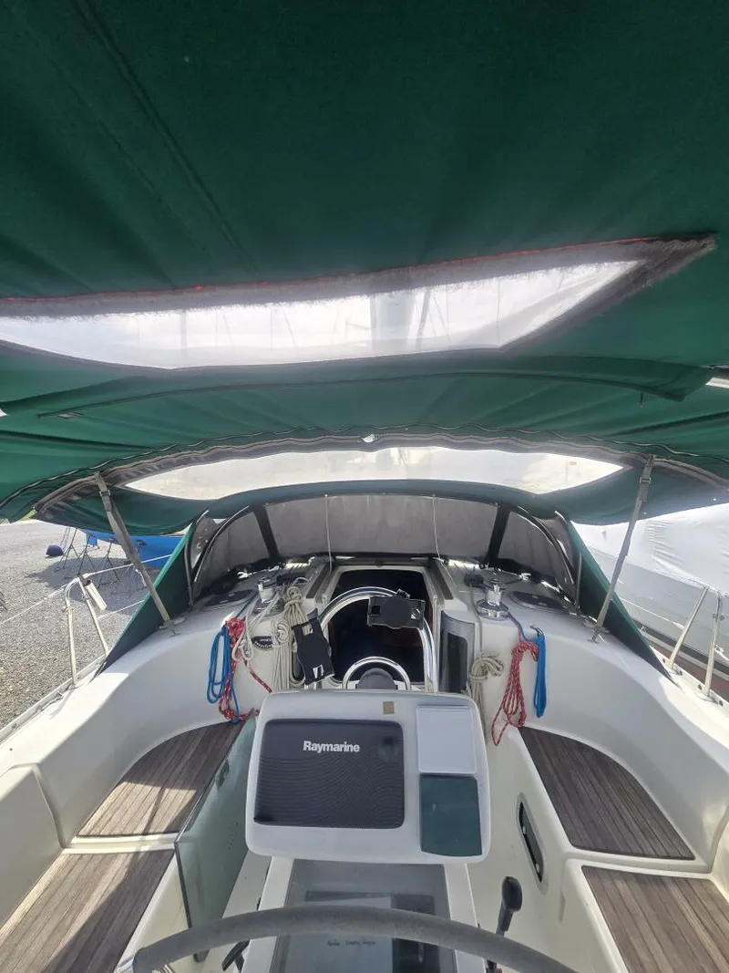 Slide: The Image of Beneteau Oceanis 351 1996 - 14