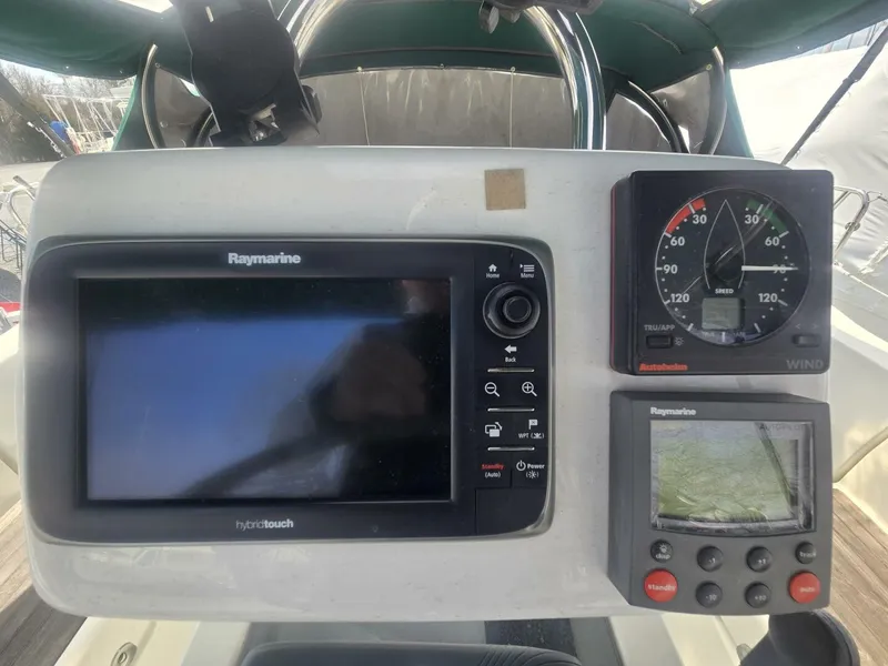 Slide: The Image of Beneteau Oceanis 351 1996 - 17